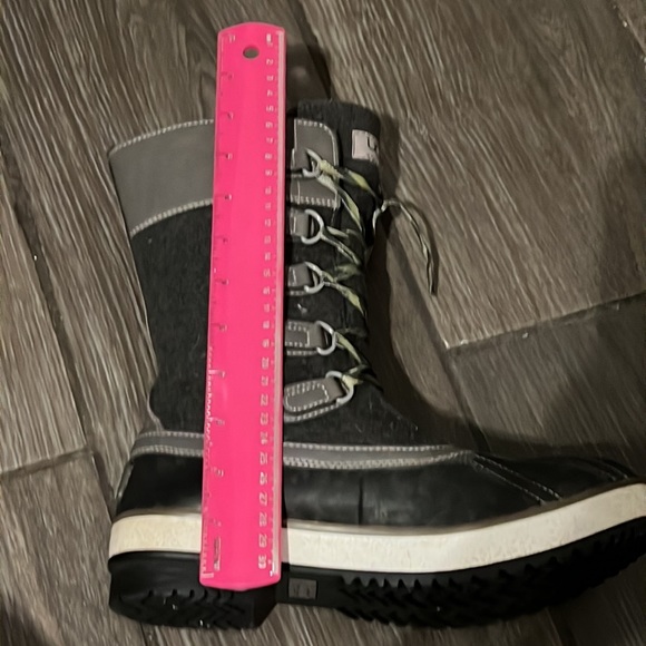 Authentic UGG Signature Waterproof boots sz 8 Euro 39 - Picture 12 of 12
